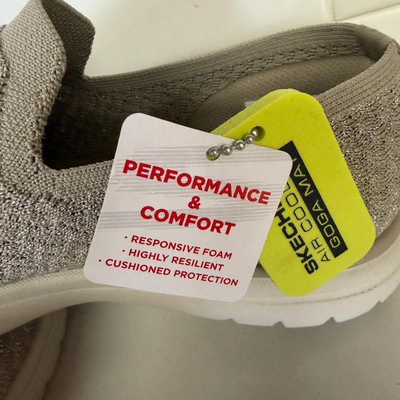 Ladies Tan Skechers - Picture 11 of 12